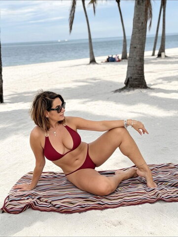 Penelope Menchaca TV host nude photo 1