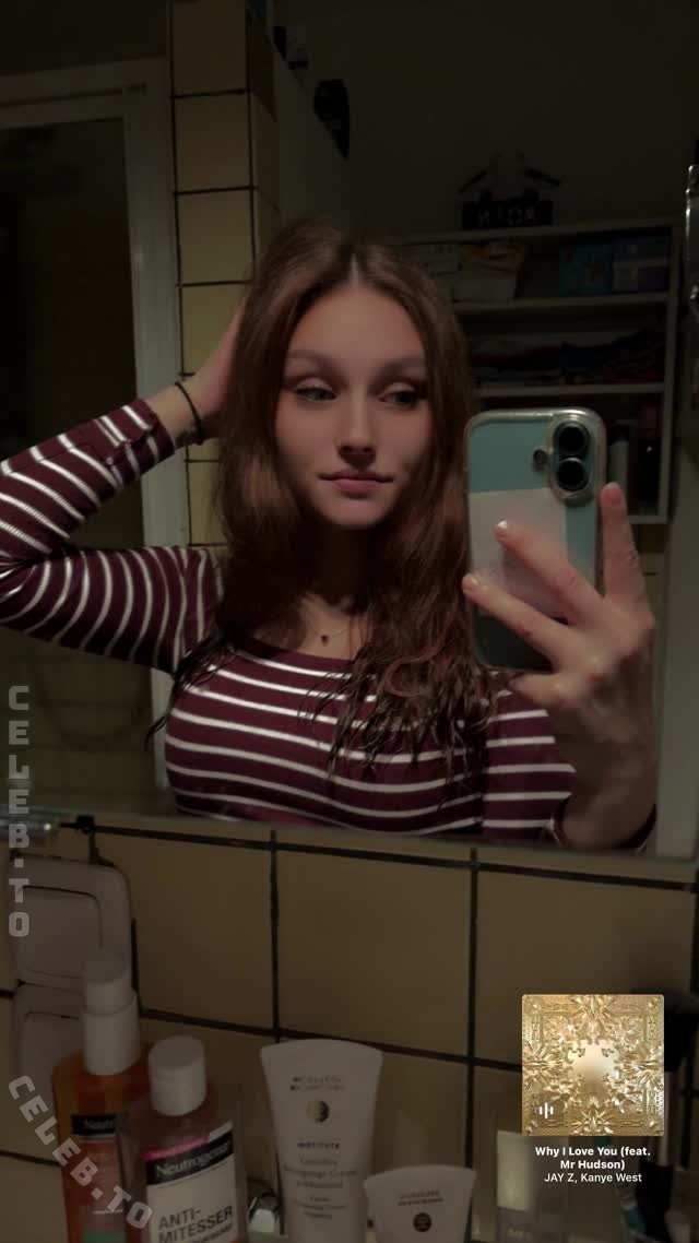 Pepsely nude photo 1