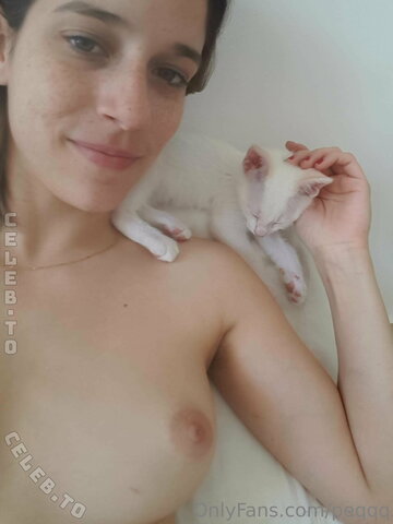 peqqq nude photo 2