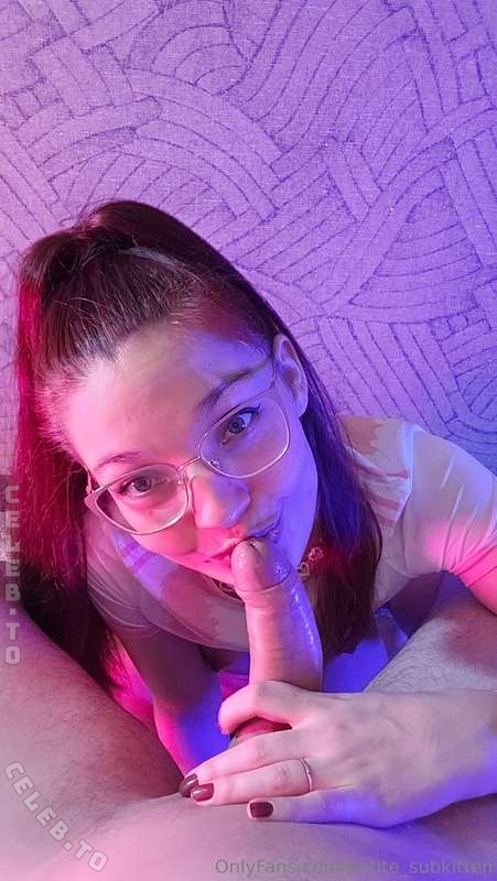 petite_subkitten nude photo 7