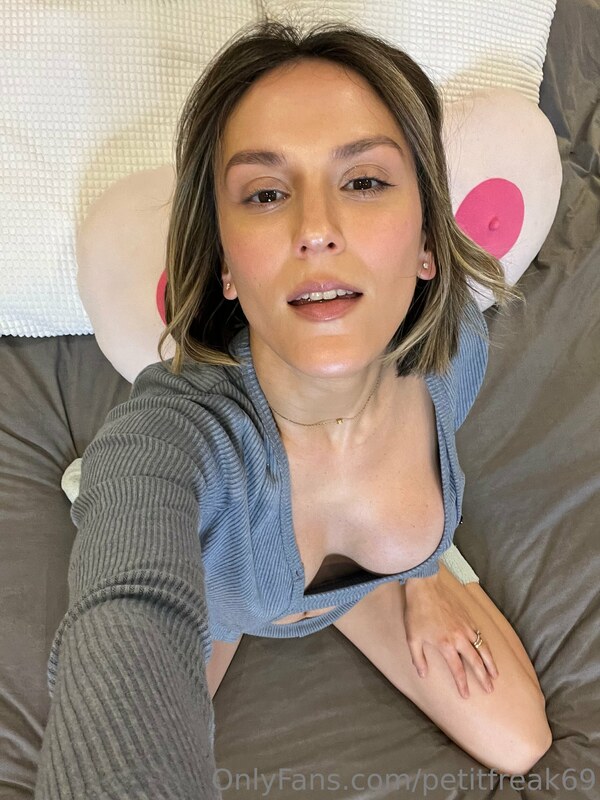 Petitfreak69b nude photo 4