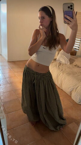 Peyton Coffee nude photo 3