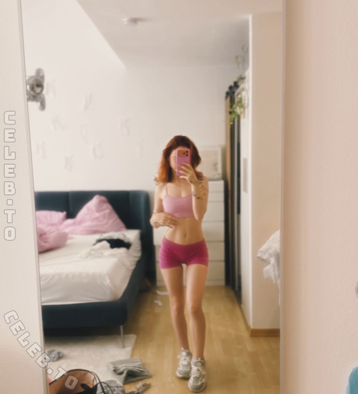 ph1line nude photo 1