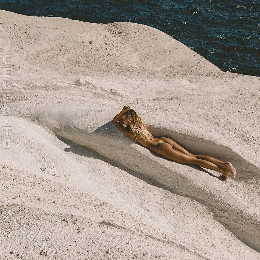Philine Möllering nude photo 16