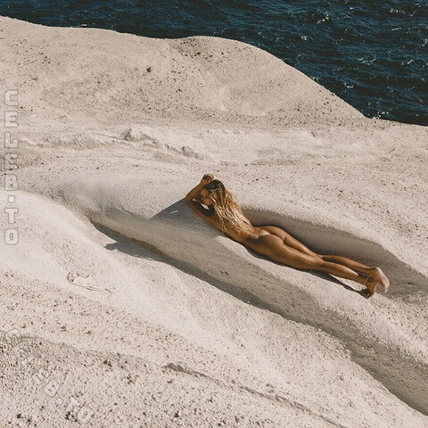 Philine Möllering nude photo 40