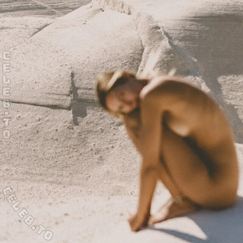 Philine Möllering nude photo 6