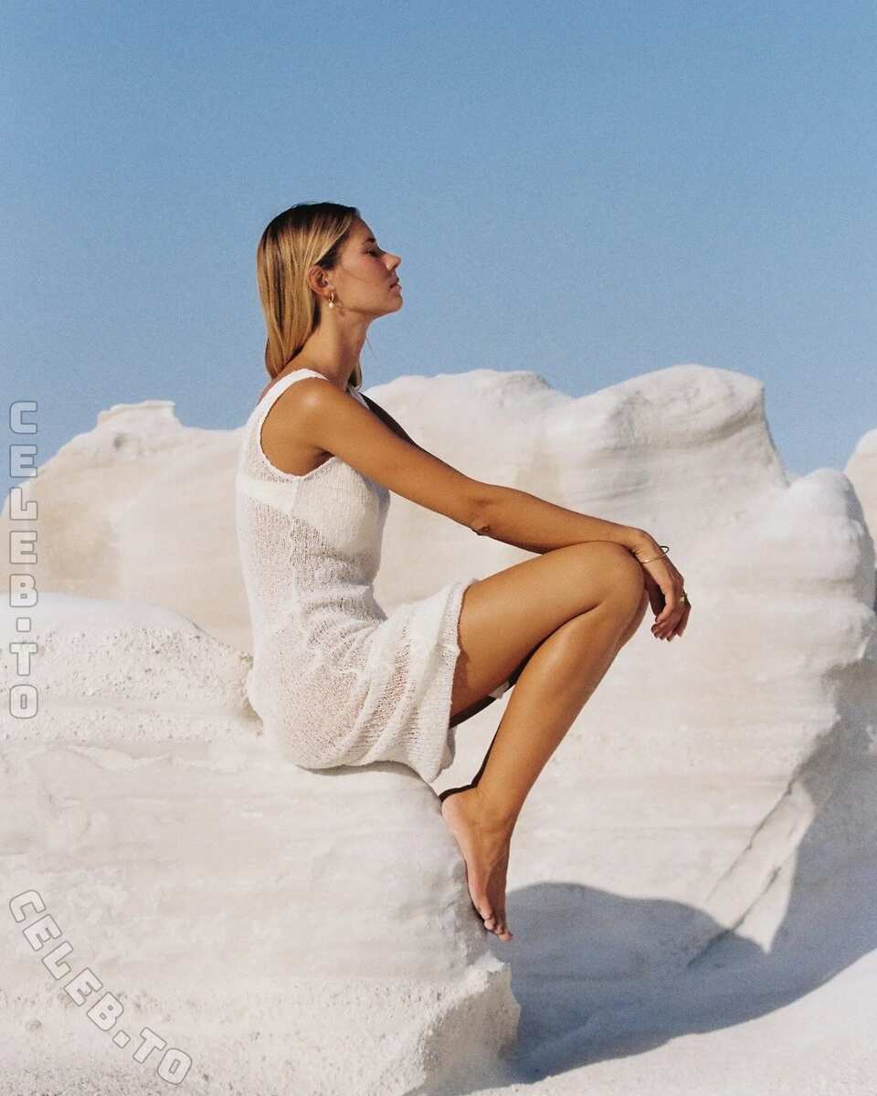 Philine Möllering nude photo 6