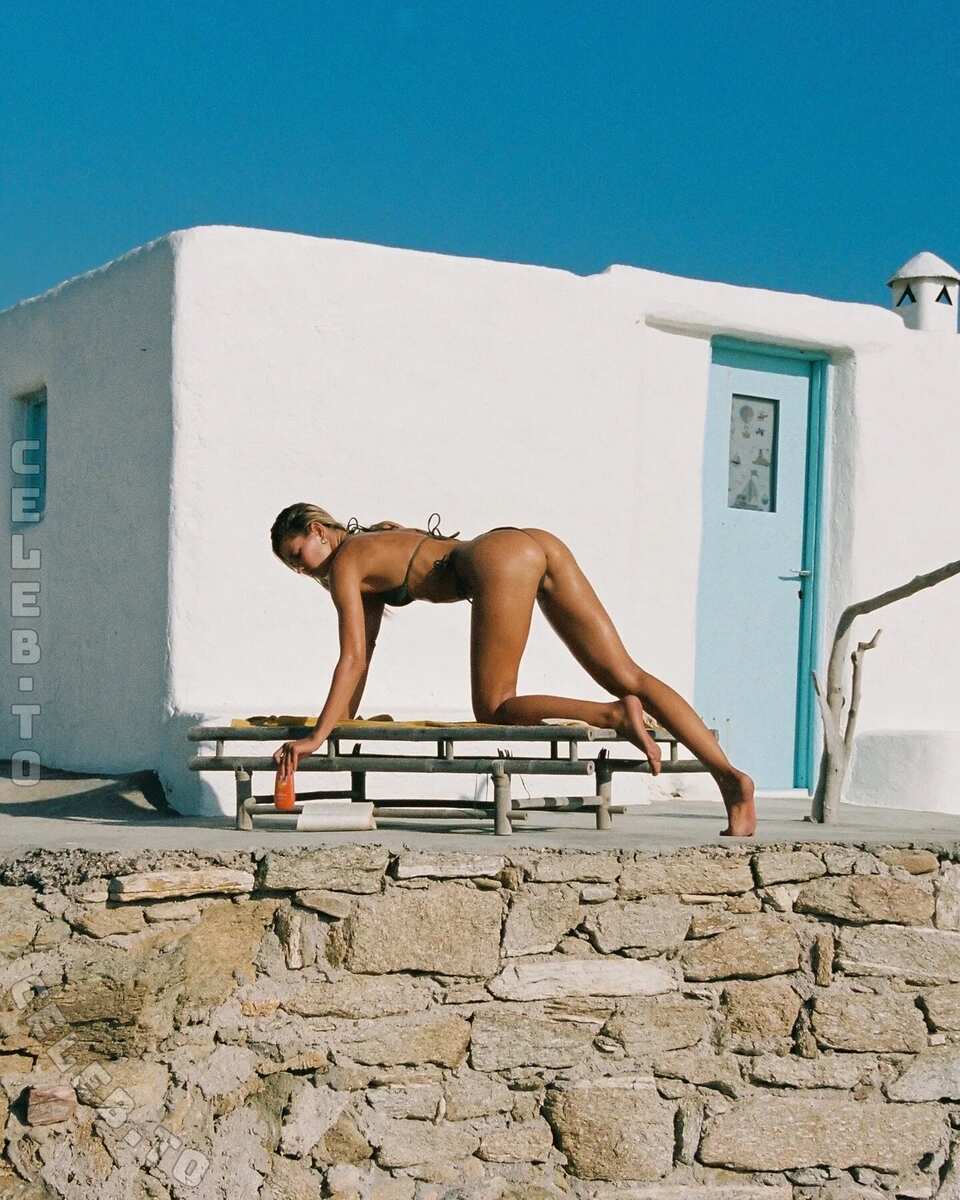Philine Möllering nude photo 7