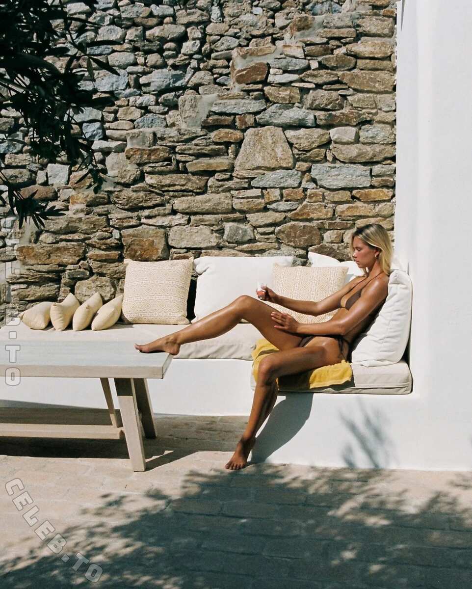 Philine Möllering nude photo 6