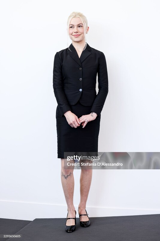 Phoebe Bridgers nude photo 5