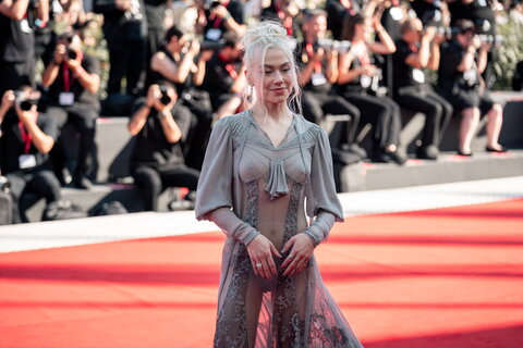 Phoebe Bridgers nude photo 2