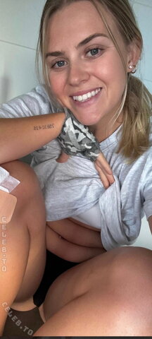 Phoebe Harris nude photo 150