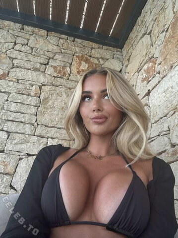 Phoebe Isobel nude photo 11