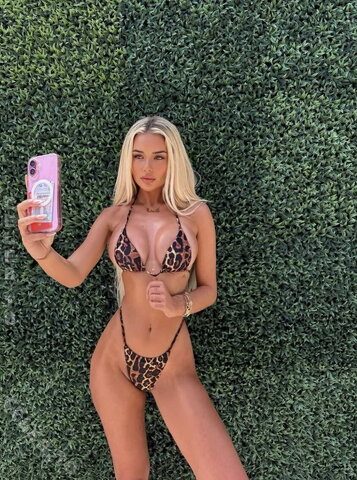 Phoebe Isobel nude photo 5