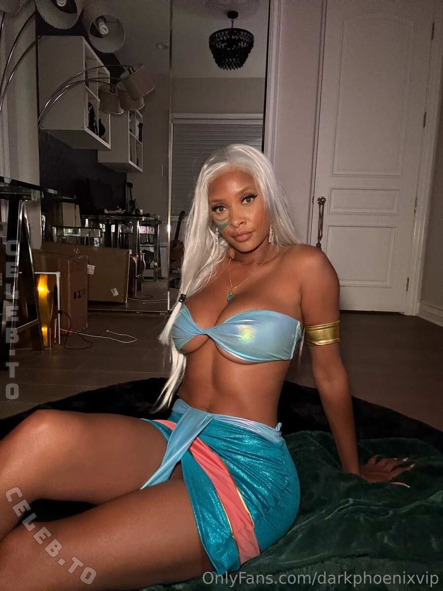 Phoenix Skye nude photo 2