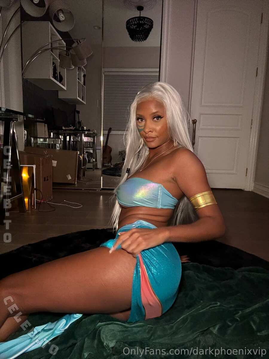 Phoenix Skye nude photo 3