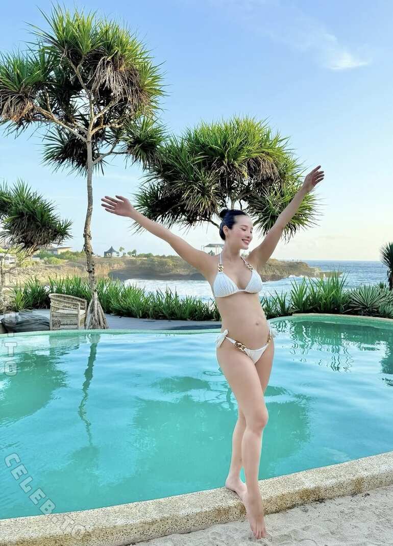 Phuong Trinh Jolie nude photo 8