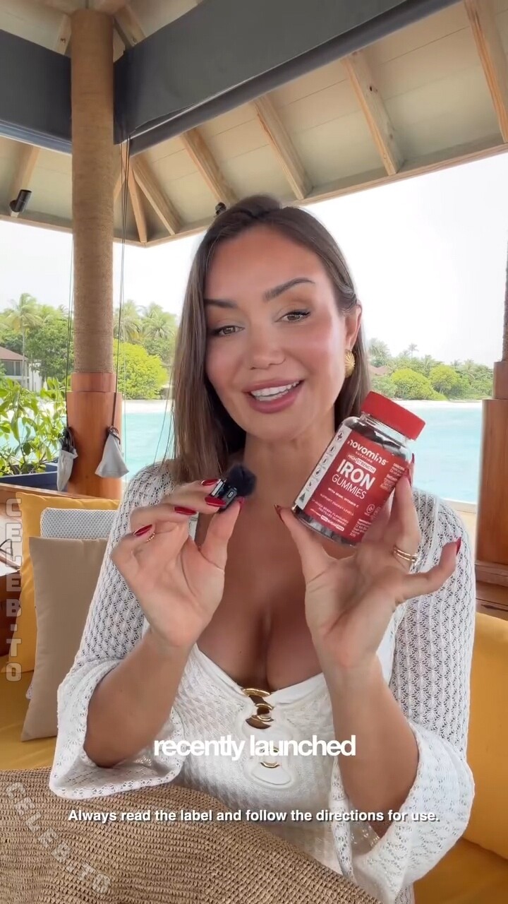 Pia Mühlenbeck nude photo 2