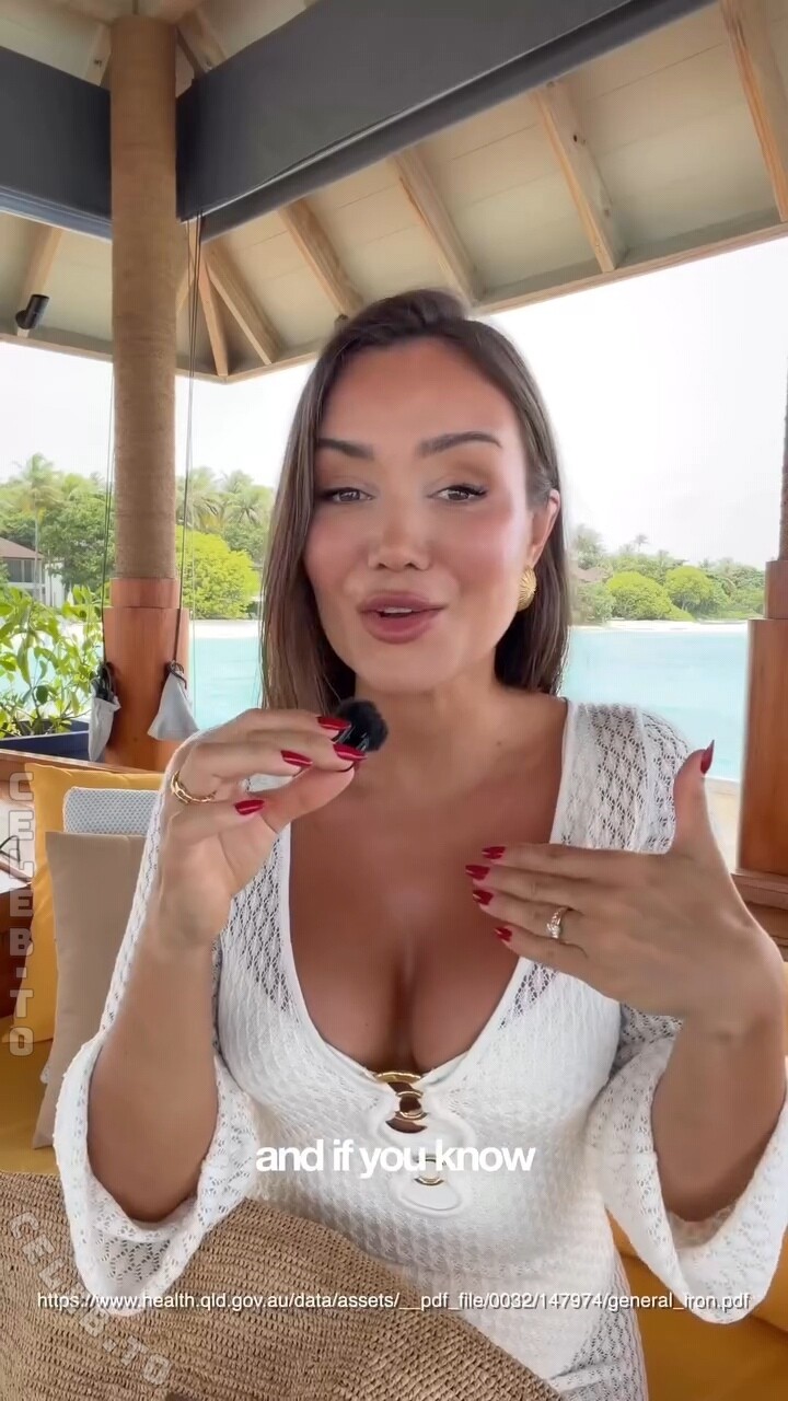 Pia Mühlenbeck nude photo 9