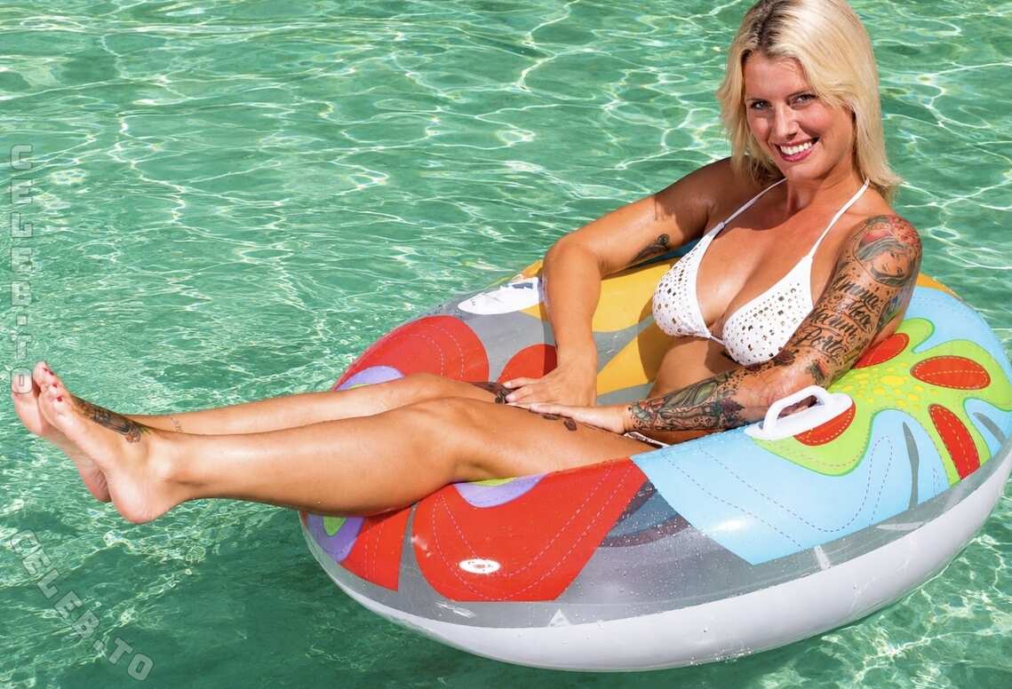Pia Tillmann nude photo 1