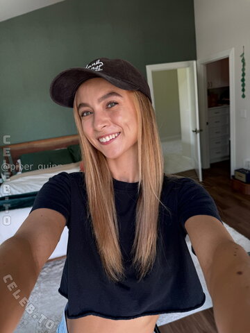 Piper Quinn – Do blondes really have more fun? Guess we'll see 🤭 After hot yoga and a hot shower… feeling hot 😈