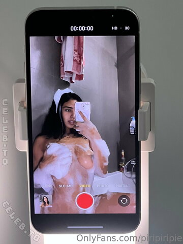Piripiripie nude photo 15