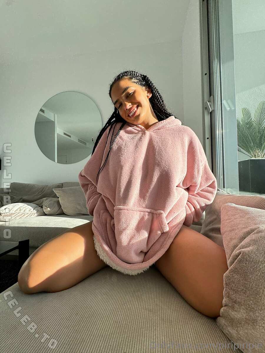 Piripiripie nude photo 4