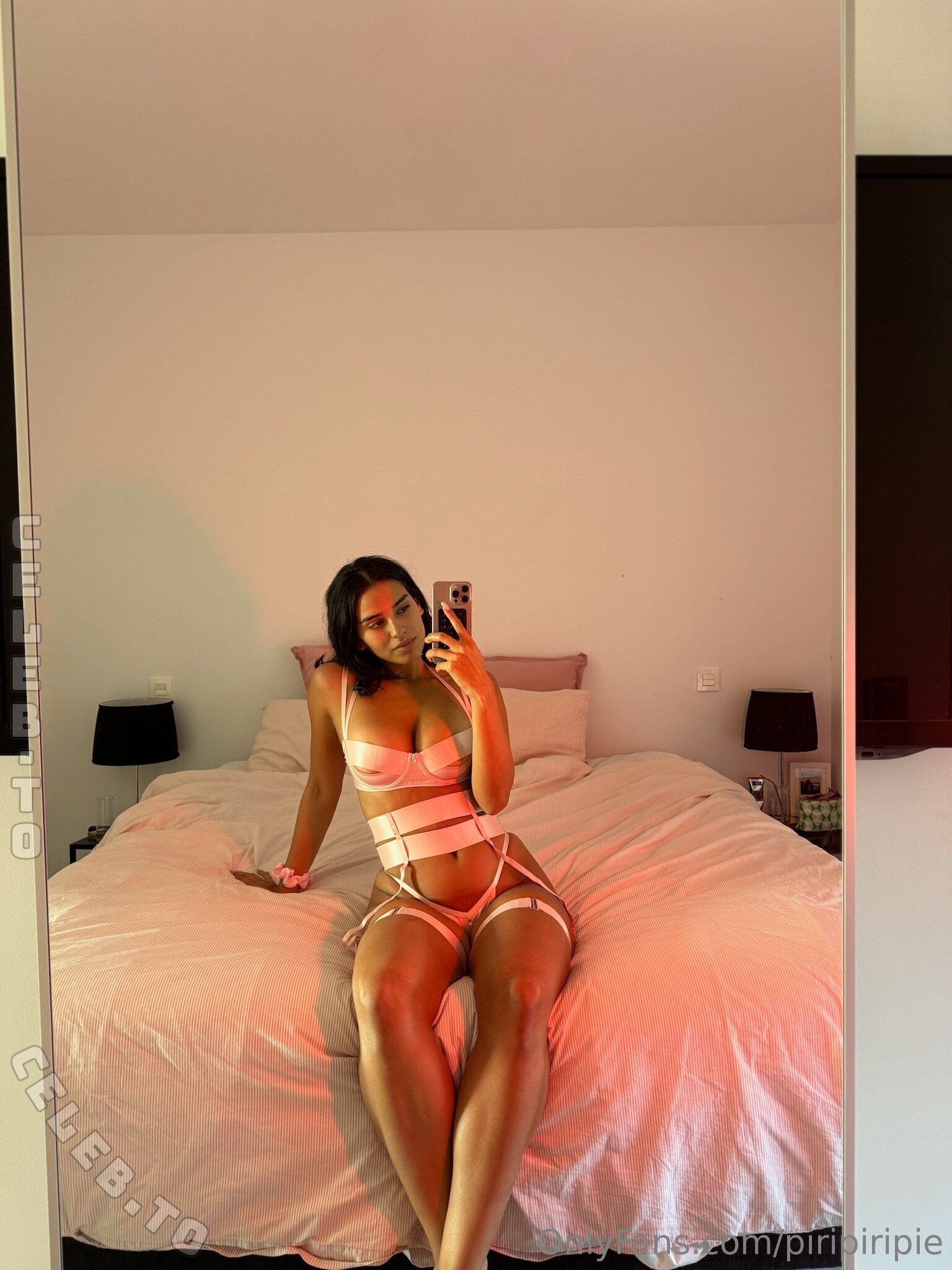 Piripiripie nude photo 1