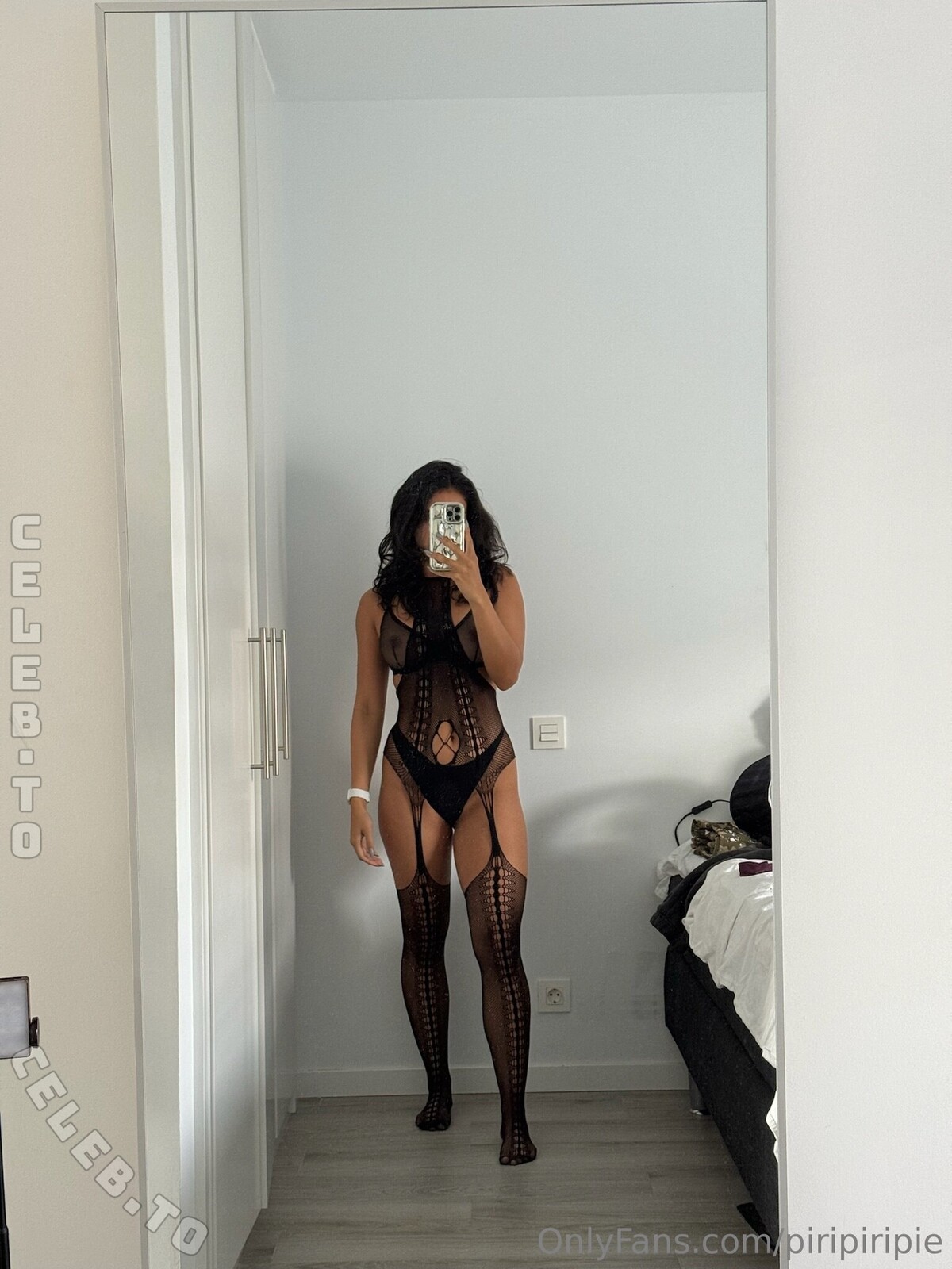 Piripiripie nude photo 3
