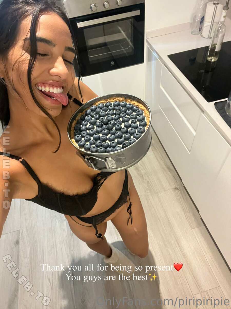Piripiripie nude photo 4