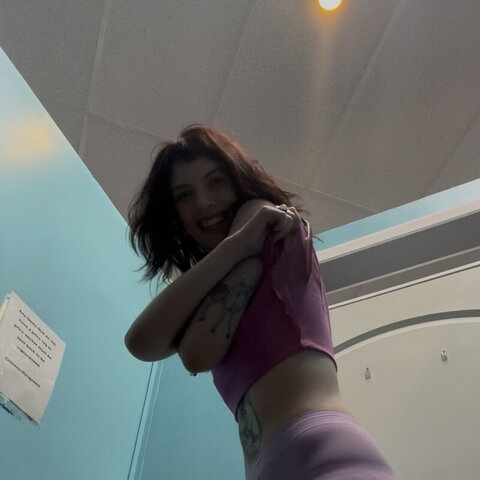 Piscescoma nude photo 3