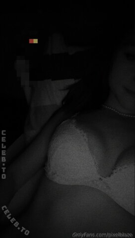 pixelblaze nude photo 1