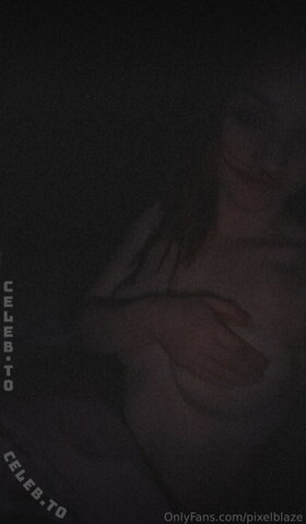 pixelblaze nude photo 2