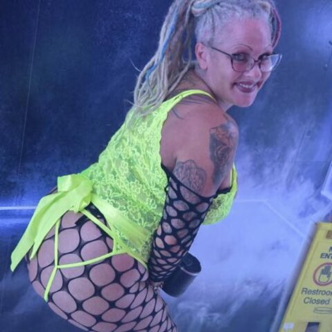 PlatinumShug69 New (5 photos)