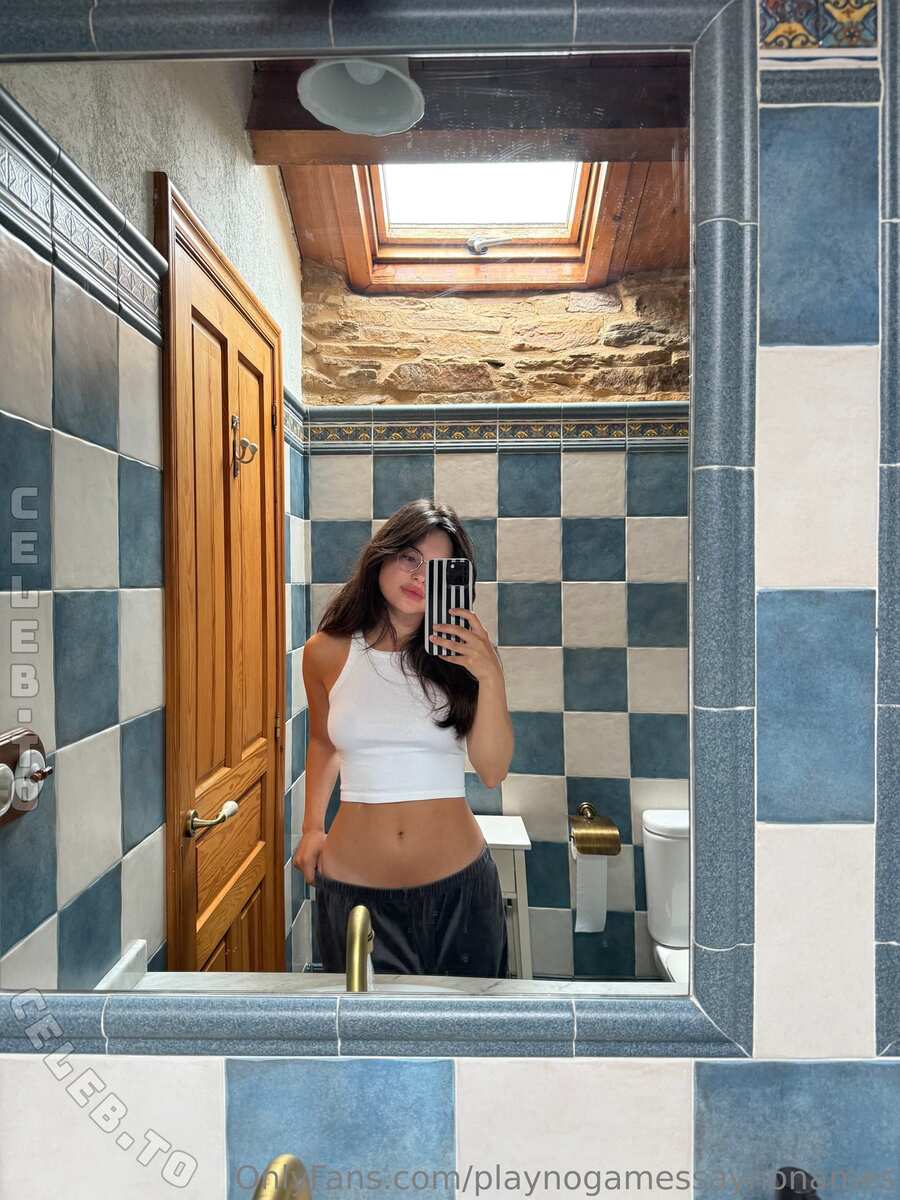 playnogamessaynonames nude photo 5