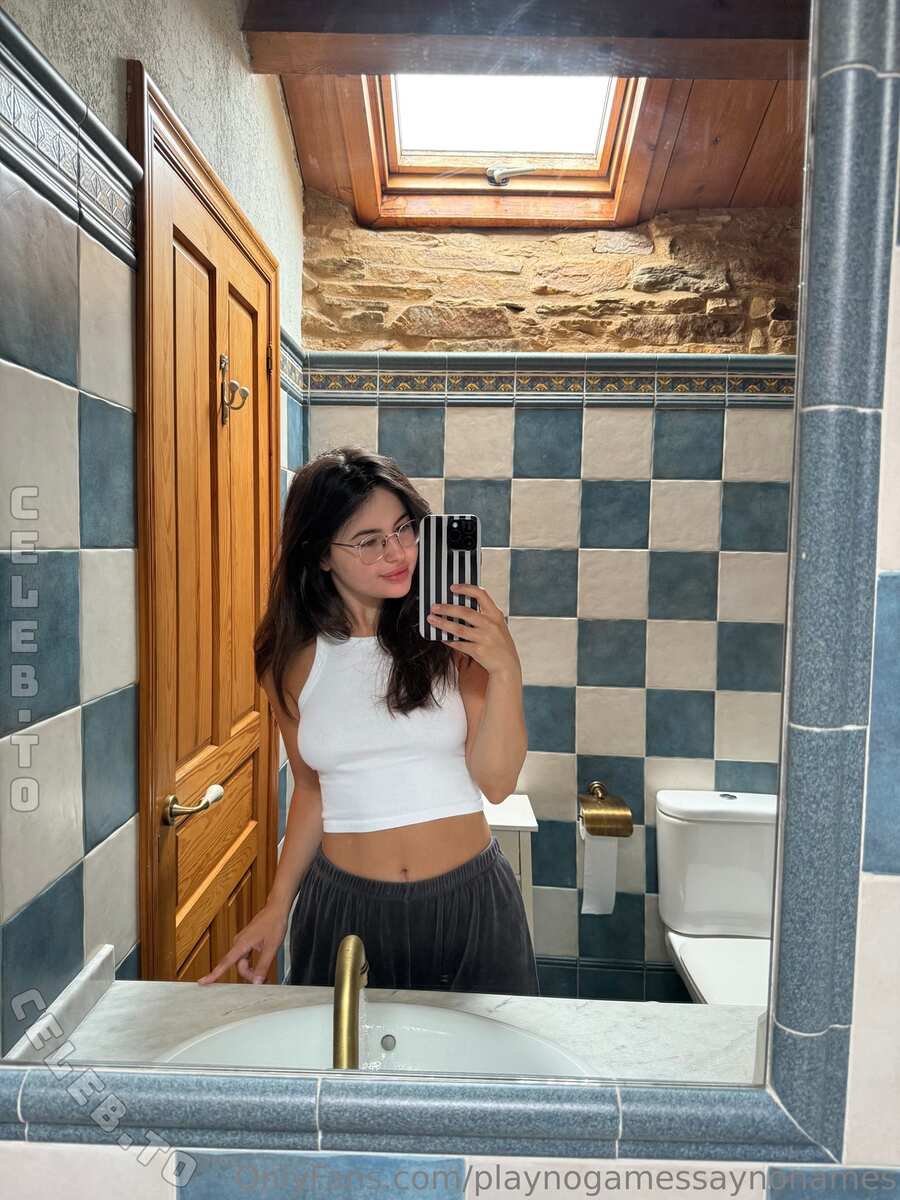 playnogamessaynonames nude photo 6
