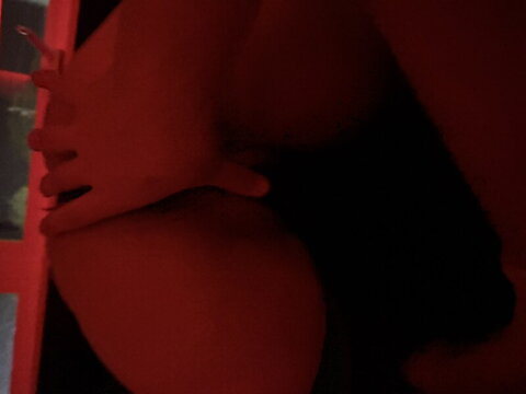 plummoment nude photo 15