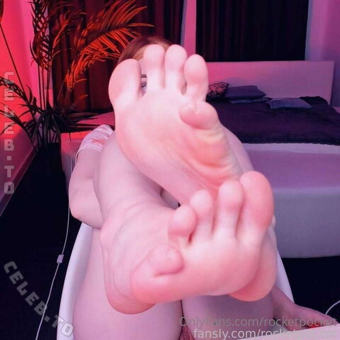 PocketRocket nude photo 4