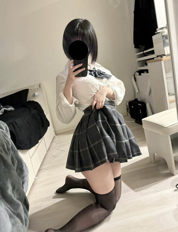 ____pogh nude photo 3