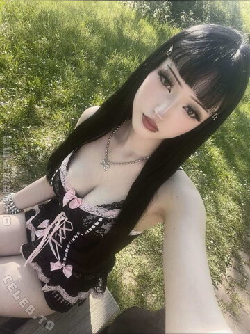 Pois0nedvmp1re nude photo 60