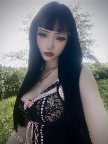 Pois0nedvmp1re nude photo 57