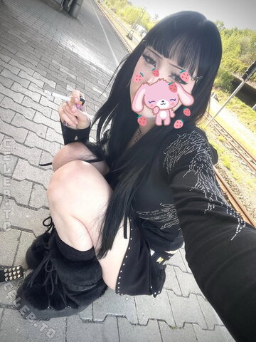 Pois0nedvmp1re nude photo 47