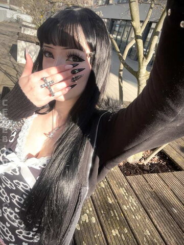 Pois0nedvmp1re nude photo 42
