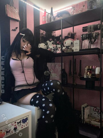 Pois0nedvmp1re nude photo 36