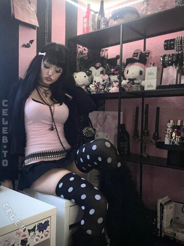 Pois0nedvmp1re nude photo 34