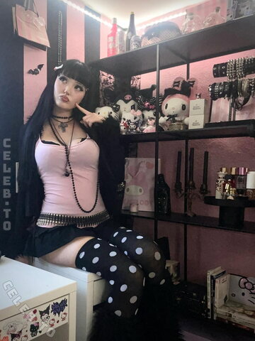 Pois0nedvmp1re nude photo 33