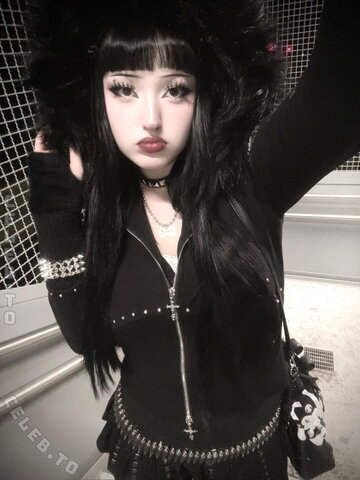 Pois0nedvmp1re nude photo 27