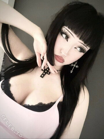 Pois0nedvmp1re nude photo 23