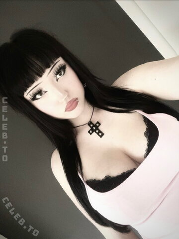 Pois0nedvmp1re nude photo 22
