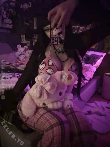 Pois0nedvmp1re nude photo 18